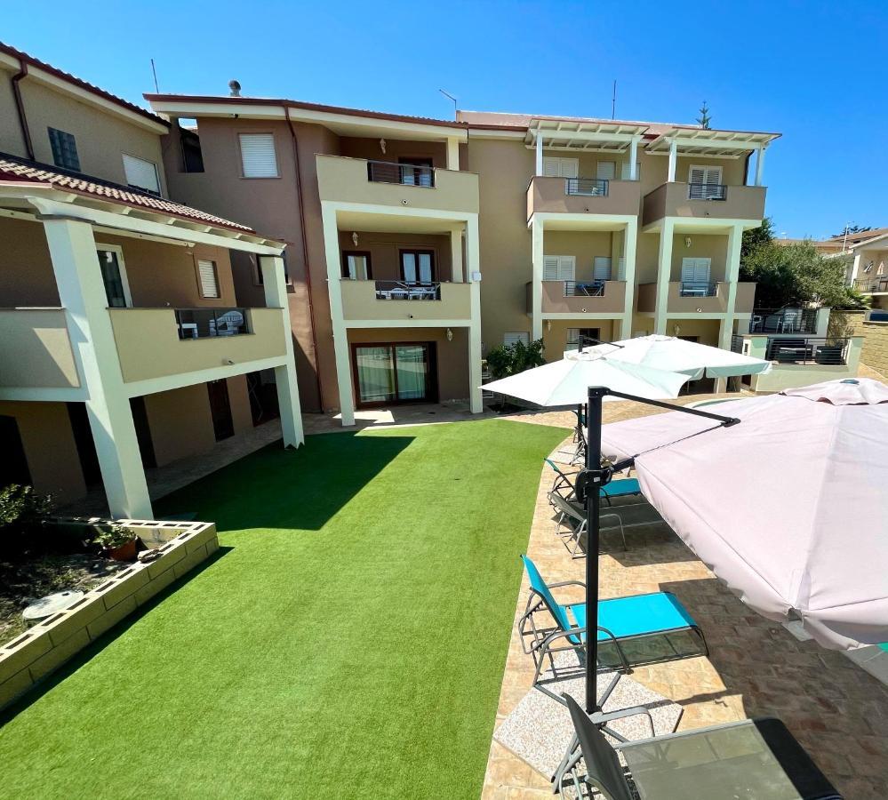 Apartment Maria Tergu Екстер'єр фото