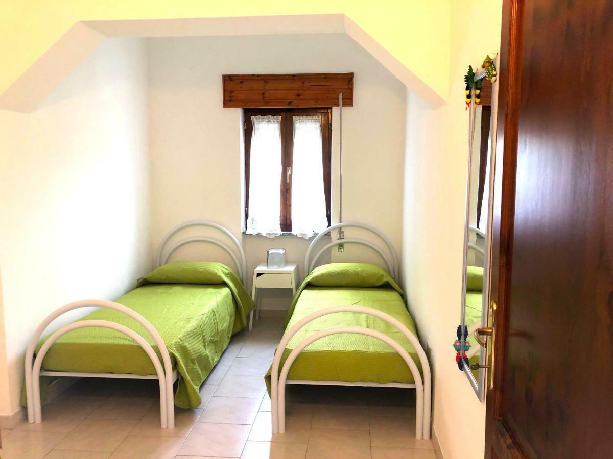 Apartment Maria Tergu Екстер'єр фото