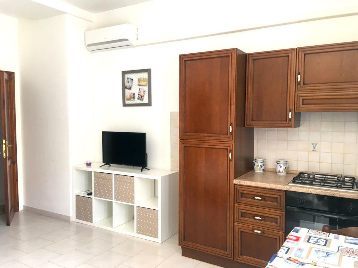 Apartment Maria Tergu Екстер'єр фото